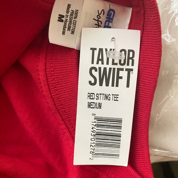 NEW TAYLOR SWIFT RED T-SHIRT - Picture 11 of 11